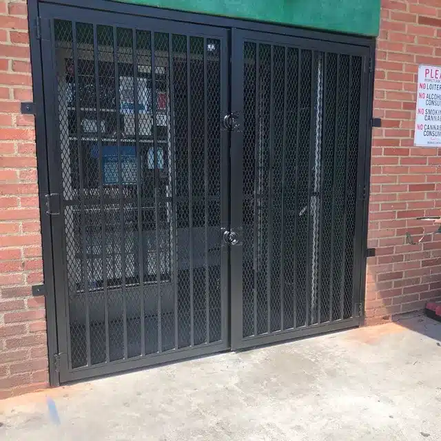 Gates-Fences-Rails-Commercial-Industrial-2-900x900-640w-1